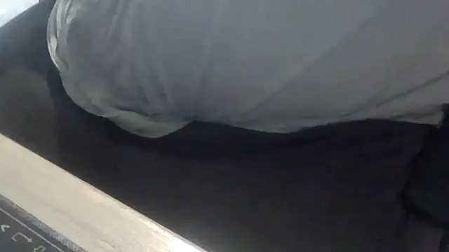 Snapshot of latexsub75 chatting on December 2025 10:37:02 PM latexsub75 online show from December 2025 10:37:02 PM