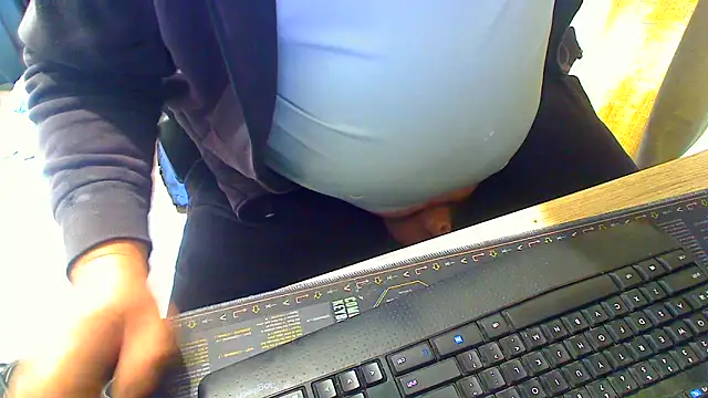 Snapshot of latexsub75 chatting on February 2026 10:27:02 PM latexsub75 online show from February 2026 10:27:02 PM