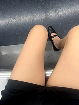 xiaoyuan01 online show from October 2025 08:12:02 AM