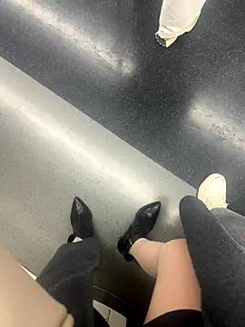 Snapshot of xiaoyuan01 chatting on December 2025 02:06:02 AM xiaoyuan01 online show from December 2025 02:06:02 AM