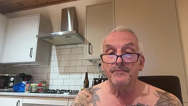 Snapshot of poggles chatting on September 2025 08:48:02 AM poggles online show from September 2025 08:48:02 AM