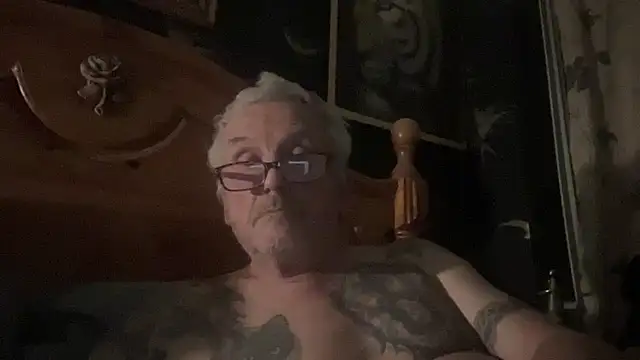 Snapshot of poggles chatting on November 2025 08:08:02 PM poggles online show from November 2025 08:08:02 PM