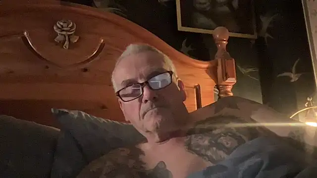 Snapshot of poggles chatting on November 2025 09:52:01 PM poggles online show from November 2025 09:52:01 PM