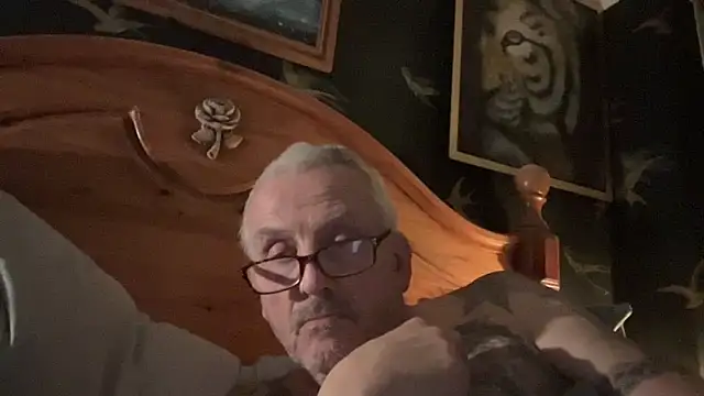 Snapshot of poggles chatting on February 2026 08:16:01 PM poggles online show from February 2026 08:16:01 PM