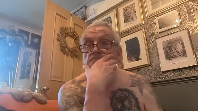 Snapshot of poggles chatting on February 2026 03:19:02 PM poggles online show from February 2026 03:19:02 PM