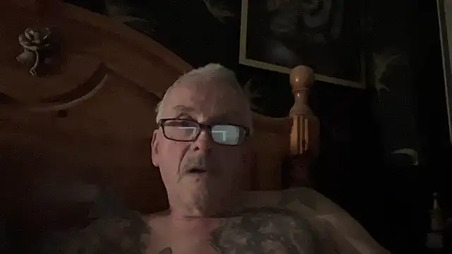 Snapshot of poggles chatting on February 2026 08:05:02 PM poggles online show from February 2026 08:05:02 PM