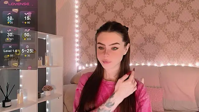 HolyMiax online show from November 2025 03:10:02 AM