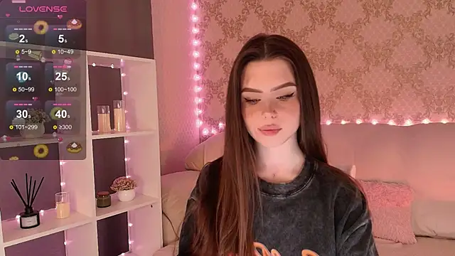 HolyMiax online show from May 2026 03:45:02 AM