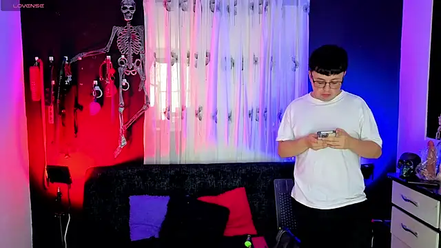 Cleo Ace online show from May 2026 01:17:02 PM