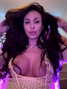 Snapshot of LunaBex chatting on September 2025 10:50:02 AM LunaBex online show from September 2025 10:50:02 AM