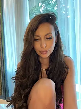 Snapshot of LunaBex chatting on October 2025 07:17:02 AM LunaBex online show from October 2025 07:17:02 AM