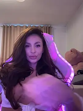 Snapshot of LunaBex chatting on October 2025 05:44:02 AM LunaBex online show from October 2025 05:44:02 AM