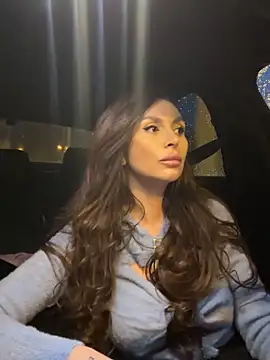 Snapshot of LunaBex chatting on November 2025 04:34:01 AM LunaBex online show from November 2025 04:34:01 AM