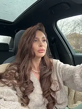 LunaBex online show from November 2025 08:06:02 AM