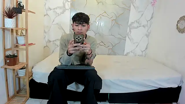 Bastian boyshot77 online show from May 2026 07:08:01 PM
