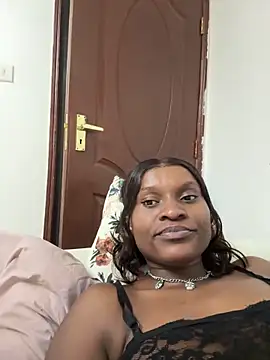 Snapshot of Lil-shawrie chatting on December 2025 10:25:02 PM Lil-shawrie online show from December 2025 10:25:02 PM