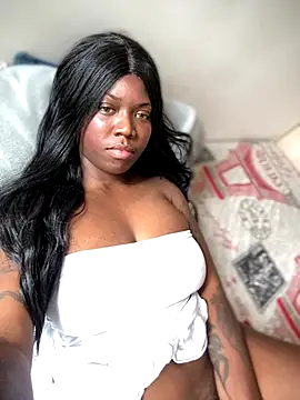 Alexia 24 online show from November 2025 05:56:01 PM