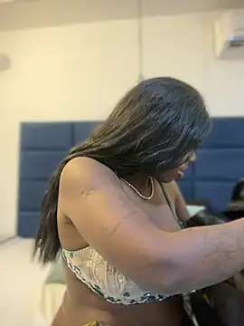 Alexia 24 online show from January 2026 10:14:02 PM