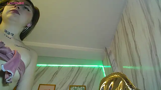 madelen b online show from September 2025 07:49:02 PM