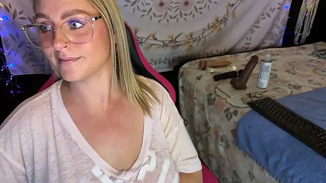 BossMomma0387 online show from November 2025 04:18:01 PM