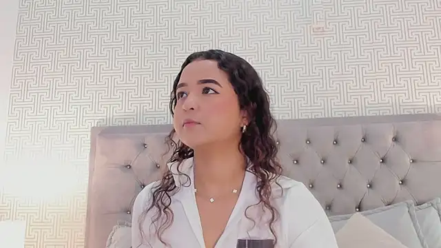 Snapshot of Evaa_Lunna_ chatting on March 2026 08:12:01 PM Evaa Lunna online show from March 2026 08:12:01 PM