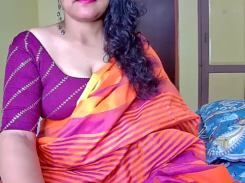 Snapshot of MasTANIYA chatting on November 2025 10:34:02 PM MasTANIYA online show from November 2025 10:34:02 PM