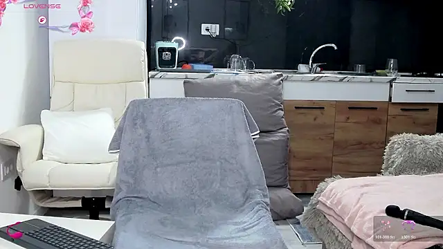 Anna glamlovely online show from February 2026 12:36:01 PM