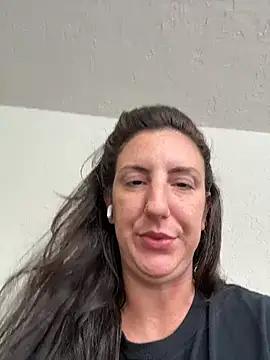 sweetsirenn online show from February 2026 04:11:02 PM