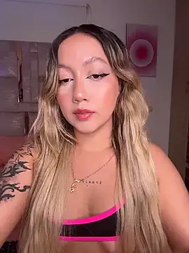 Becca Johnson u online show from November 2025 02:21:01 AM