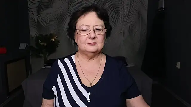 Margo Moll online show from November 2025 04:35:02 AM