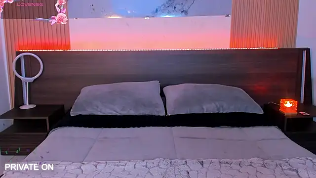 Snapshot of samanthaa_moon chatting on June 2026 12:41:02 AM samanthaa moon online show from June 2026 12:41:02 AM