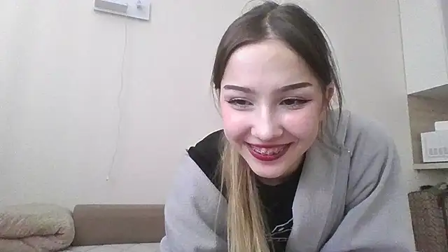 Snapshot of sillybloom chatting on October 2025 05:39:01 AM sillybloom online show from October 2025 05:39:01 AM