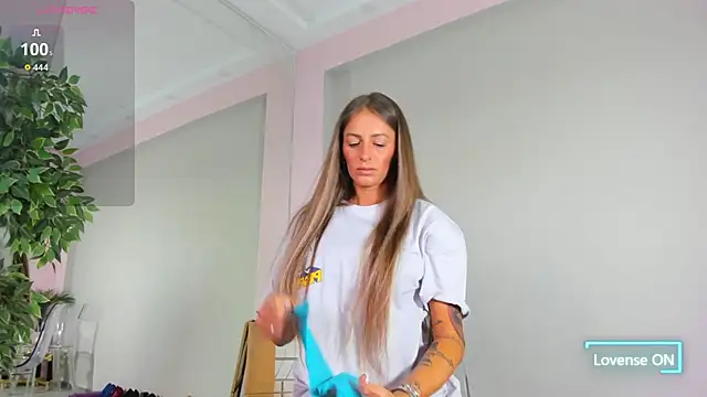 Snapshot of MayaHellen chatting on September 2025 04:56:02 AM MayaHellen online show from September 2025 04:56:02 AM