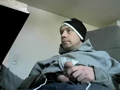 Snapshot of skateboy78 chatting on January 2025 12:30:01 PM skateboy78 online show from January 2025 12:30:01 PM