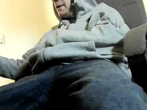 Snapshot of skateboy78 chatting on February 2025 11:49:02 AM skateboy78 online show from February 2025 11:49:02 AM