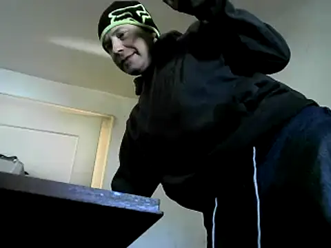 Snapshot of skateboy78 chatting on March 2025 10:11:02 AM skateboy78 online show from March 2025 10:11:02 AM