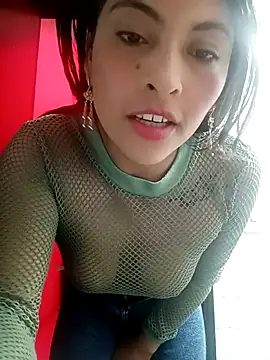 Snapshot of Fox_Roxxan chatting on September 2025 01:38:02 AM Fox Roxxan online show from September 2025 01:38:02 AM