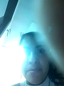 Snapshot of Fox_Roxxan chatting on October 2025 01:48:02 AM Fox Roxxan online show from October 2025 01:48:02 AM