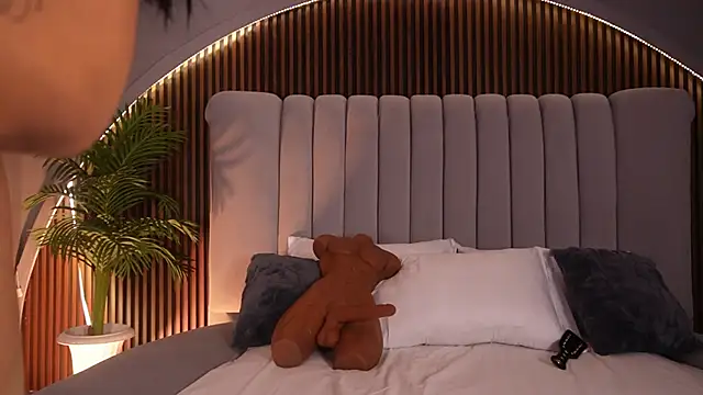 KatlynRous online show from January 2026 07:45:01 PM