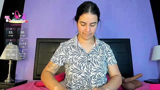 GreciaFox1 online show from May 2026 04:04:02 PM