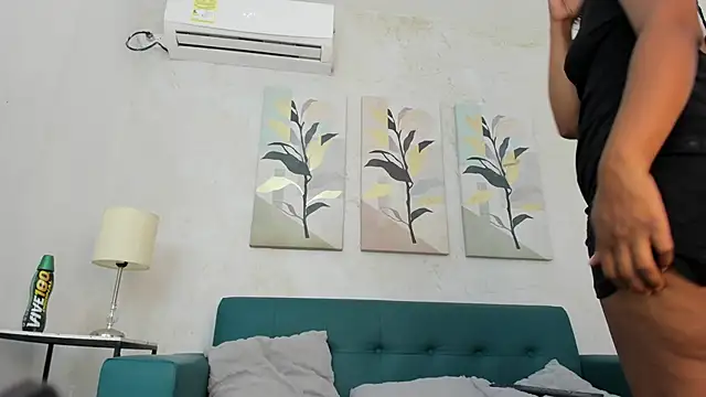 Snapshot of zuri_villegas chatting on November 2025 06:18:02 PM zuri villegas online show from November 2025 06:18:02 PM