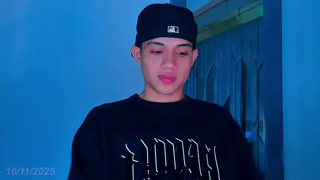 Snapshot of Sebax_Young chatting on November 2025 08:25:02 PM Sebax Young online show from November 2025 08:25:02 PM