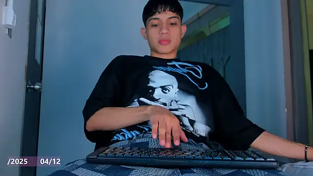 Snapshot of Sebax_Young chatting on December 2025 08:39:01 PM Sebax Young online show from December 2025 08:39:01 PM