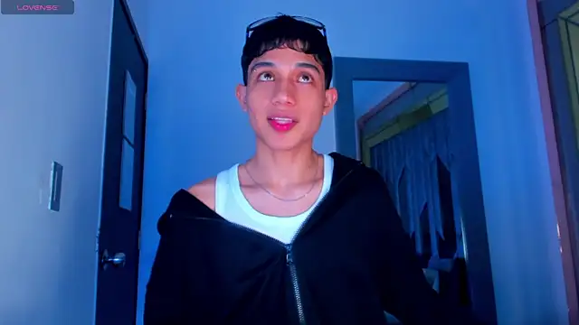 Sebax Young online show from May 2026 04:31:01 AM