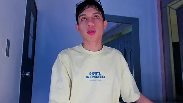 Sebax Young online show from May 2026 09:10:01 PM