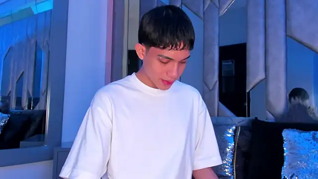 Sebax Young online show from May 2026 08:06:01 PM
