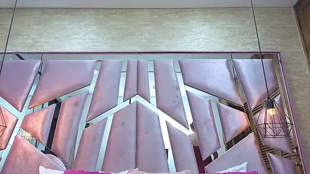 ThaliaCross online show from February 2026 12:25:01 PM