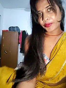 cute radhikaa online show from November 2025 06:41:02 PM