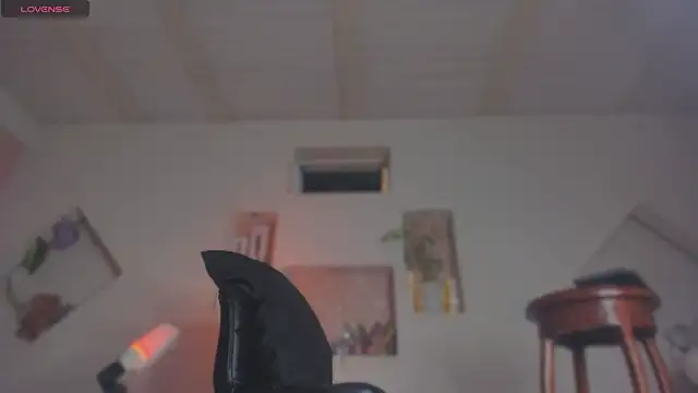 Chloe cooperr online show from October 2025 09:33:01 AM