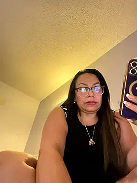 Snapshot of SamyHot2025 chatting on January 2026 01:22:02 AM SamyHot2025 online show from January 2026 01:22:02 AM